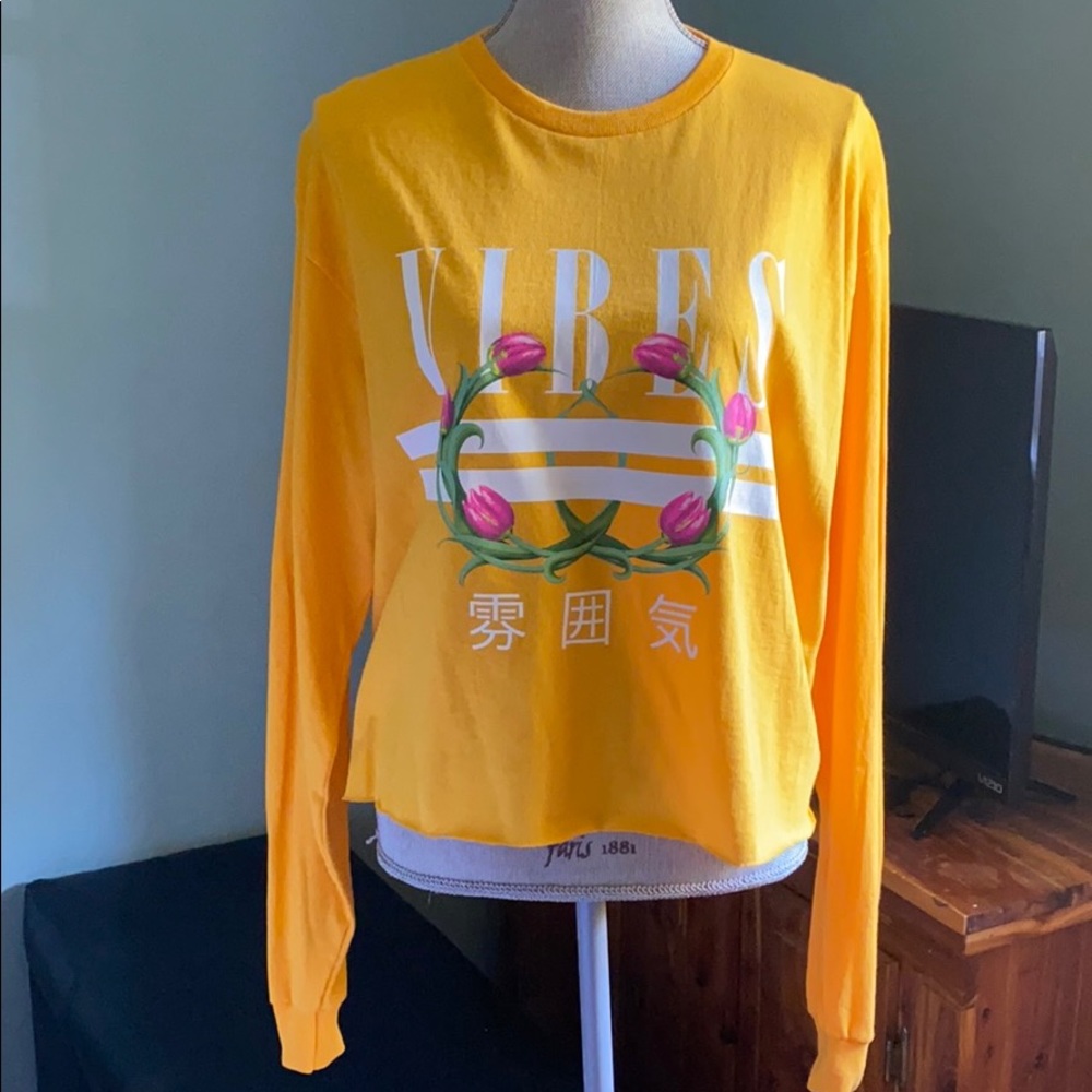 POPULAR GIRL LONG-SLEEVE CROP TOP